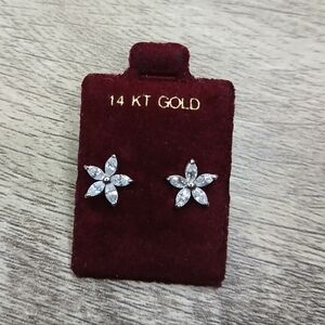 14k solid gold Flower earrings